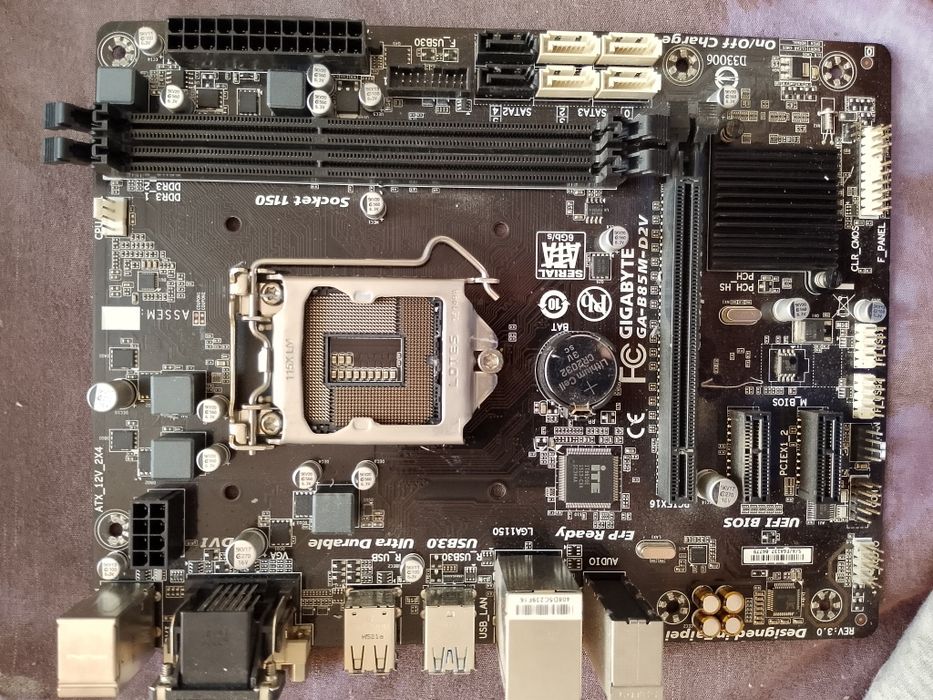 Материнська плата Gigabyte b85m-d2v
