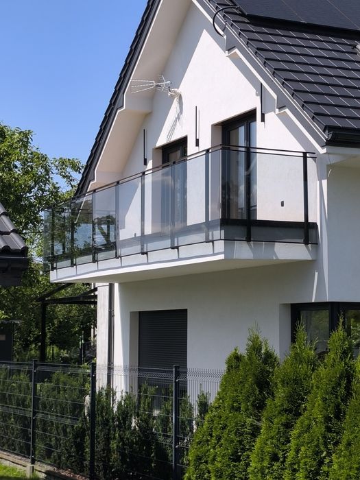 Balustrady z montażem szklane, nierdzewne, ze stali.  INOX-FORCE