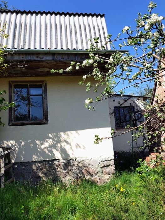 Продам дачну ділянку з  будинком
