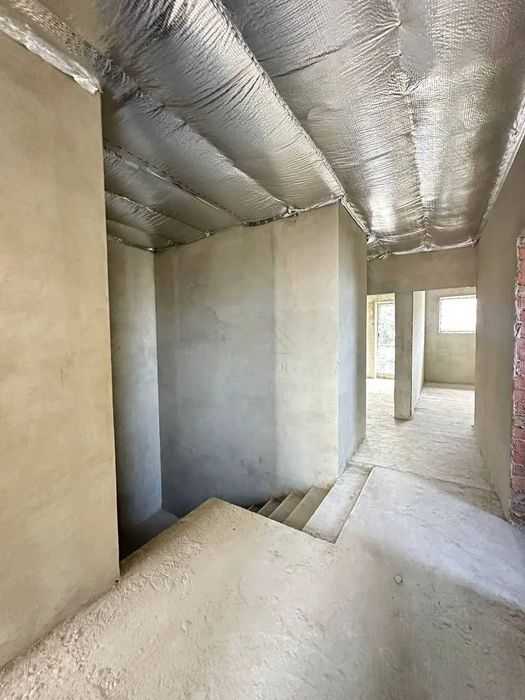 Продаж таунхауса 155м2 з гаражем в місті, поруч все необхідне!