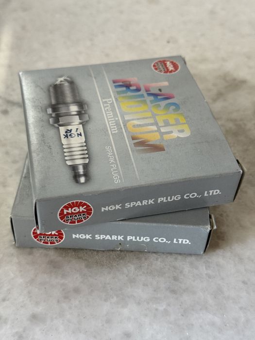 Свеча зажигания NGK Laser Iridium ILKAR7C10