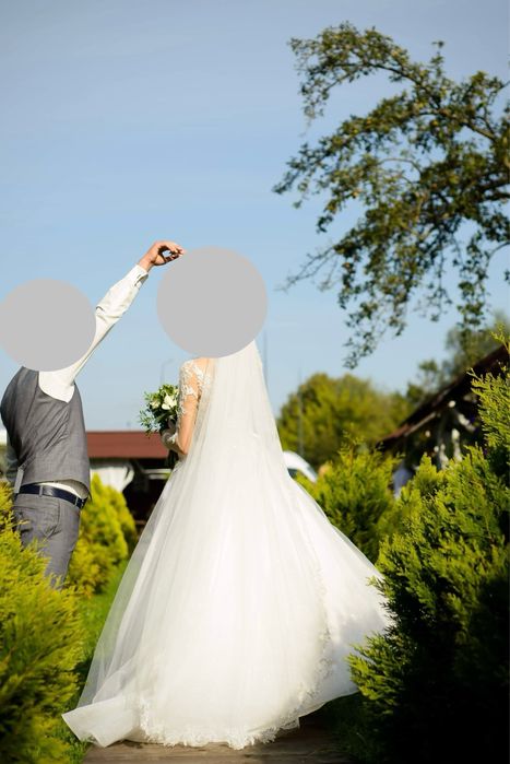 Весільне плаття.