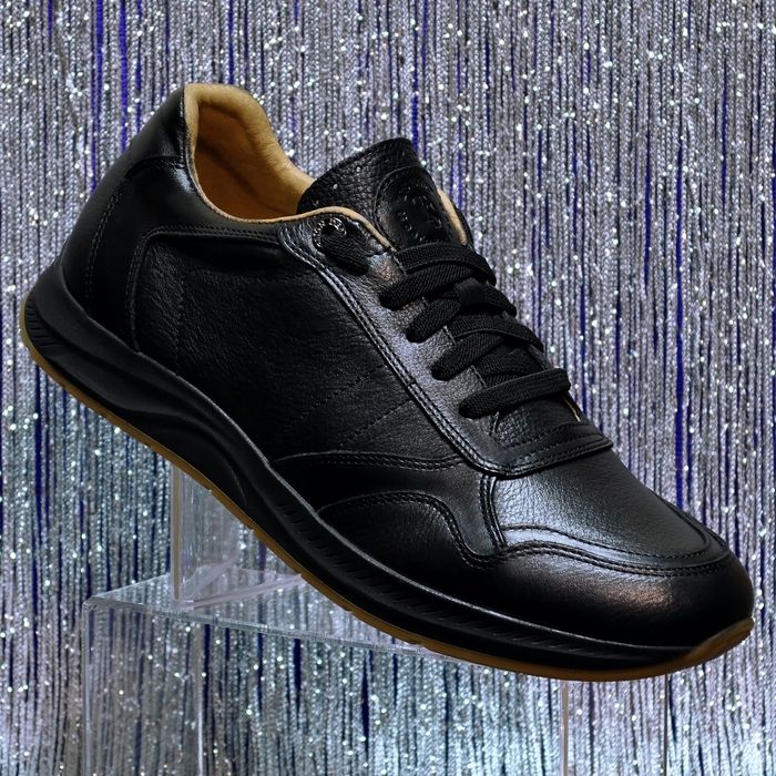 Чоловічі натуральні шкіряні кросівки чорні 41 42 44 45