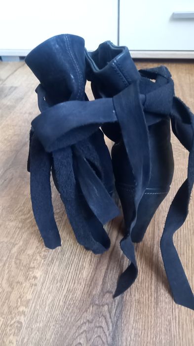 Buty botki na obcasie Hugo Boss roz.37 skóra  czarne  kozaki