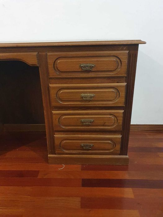Secretária em madeira com 4 gavetas 110x55x78