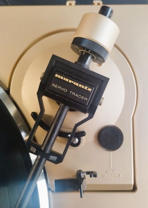 Gira Discos Marantz TT 420