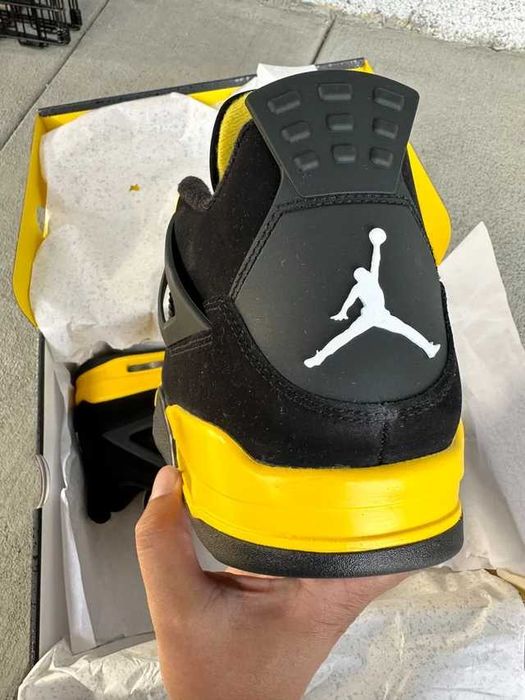 Jordan 4 Retro Thunder R.43