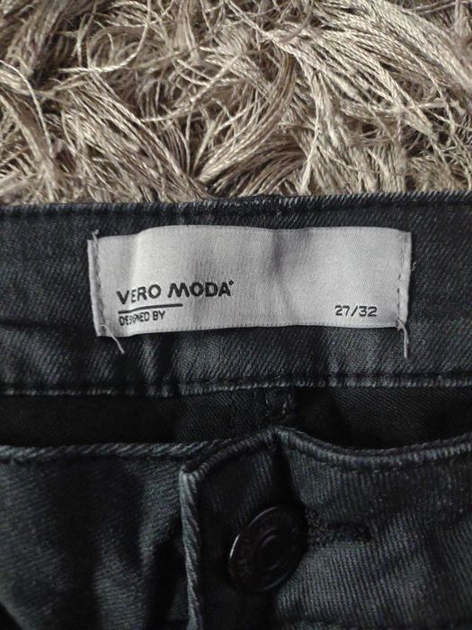 Spodnie  czarne   VERO  MODA   rozm.  27 /32