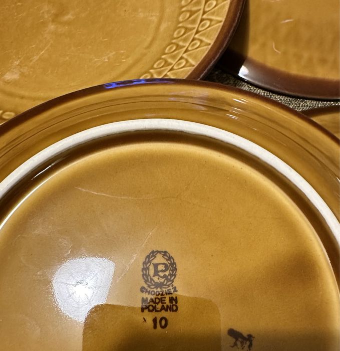 Chdziezż 4 głębokie talerze i 1 płaski obiadowe