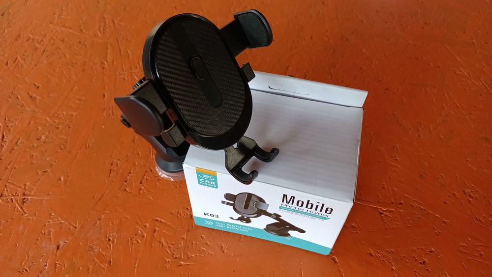 Uchwyt samochodowy na telefon