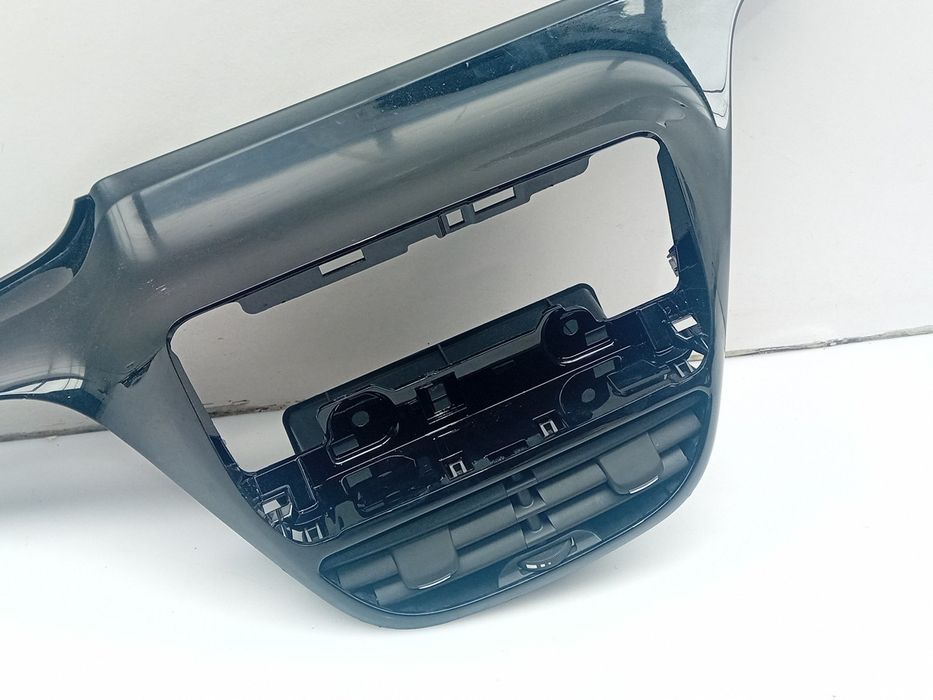 Moldura da consola central / rádio / aro PEUGEOT 208