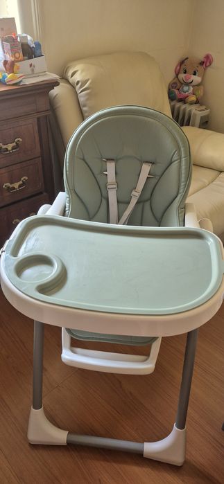 Cadeira de refeição com prato