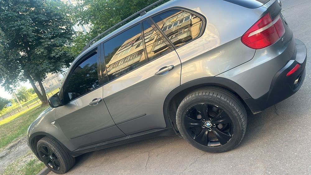 Продам BMW X5 е70