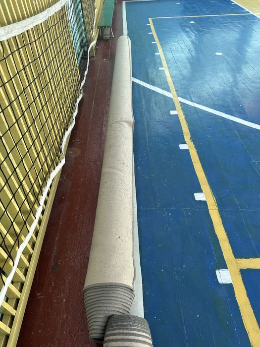 Килими 10*4 метра з оверлоком, б/у