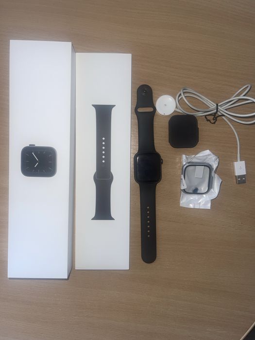 Apple watch series 5 44mm Space Gray