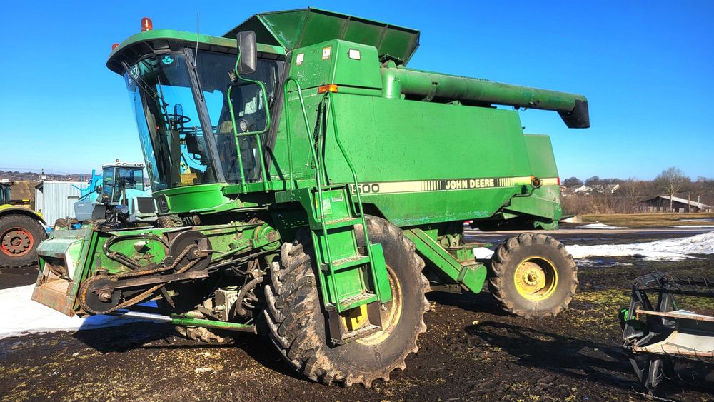 Комбайн зернозбиральний John Deere 9500