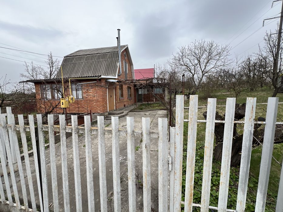 Продається дачний будинок, 10 км від міста