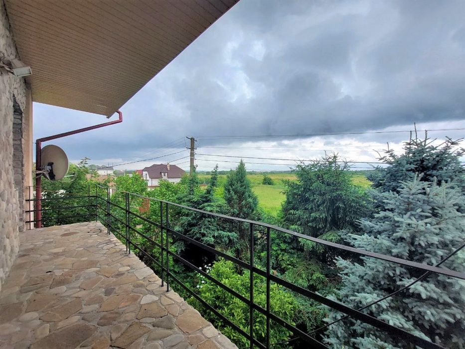 Продаж будинок 3 поверхи, 435 м², вул. Польова, м. Пустомити