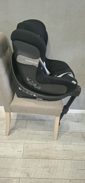 Cybex Sirona SX2 z baza obrotowa