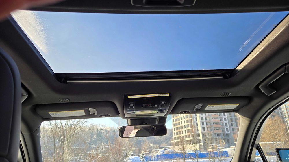 Lexus UX 250h AWD F Sport Design 2023 Гибрид пробег 7800км