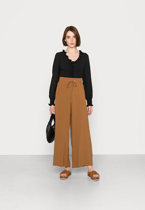 Spodnie materiłowe palazzo ONLY L