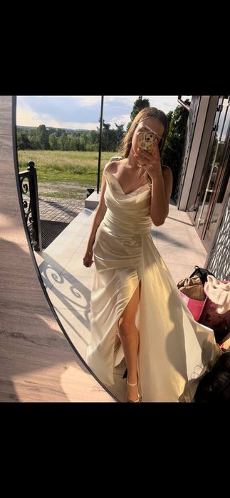 Сукня випускна або весільна 
Розміри 
Об.грудей 88-90
Талія 74-75
Бедр