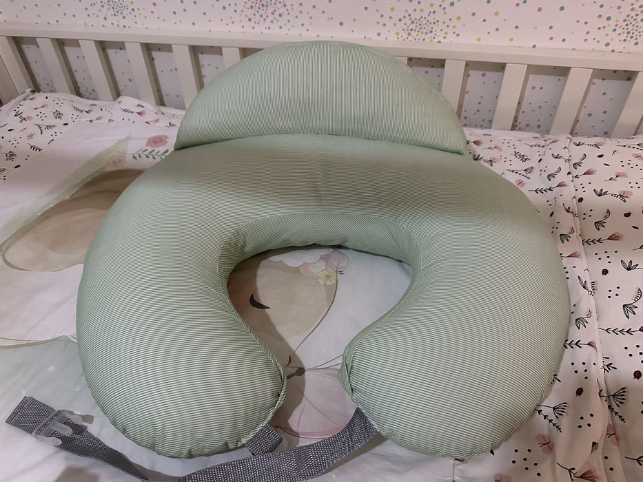 Подушка для годування