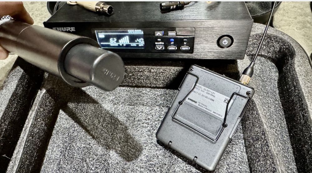 Радіосистема Shure QLXD Beta58,ручний мікрофон,гарнітура,петличка,кейс