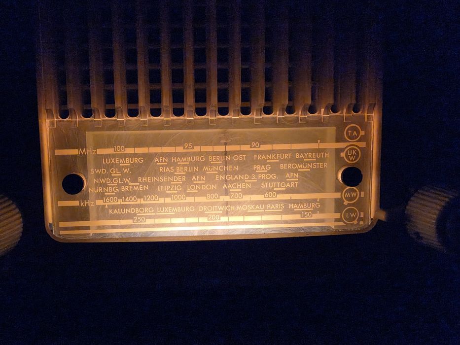 Rádio antigo reparado Philips