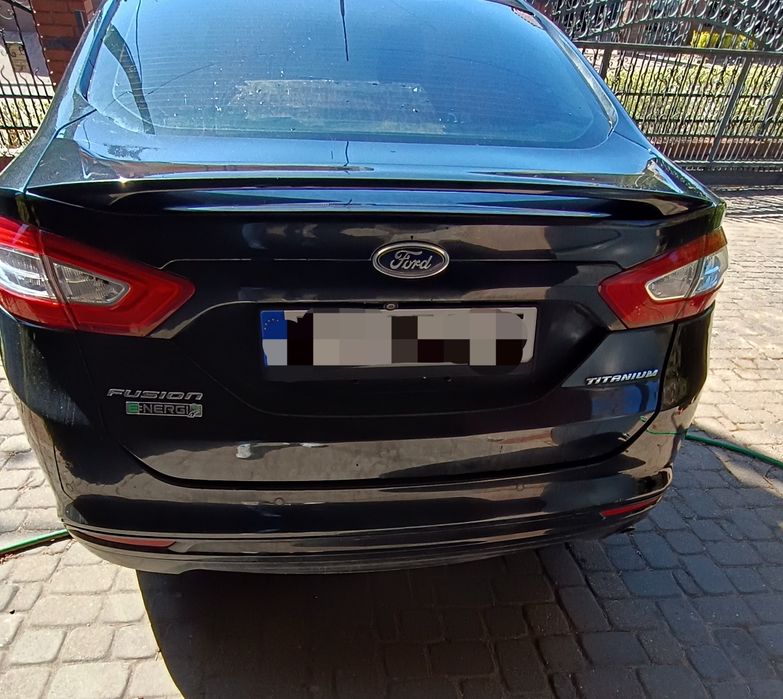 Ford Fusion USA hybryda plug in Titanium