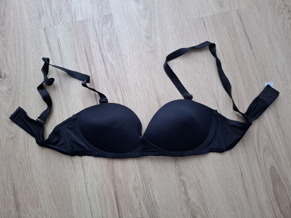 Pepco biustonosz czarny 80C gładki satynowy push up elegancki seksowny