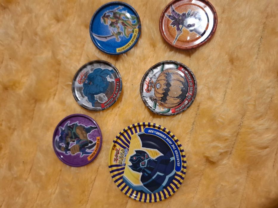 Vendo tazos antigos