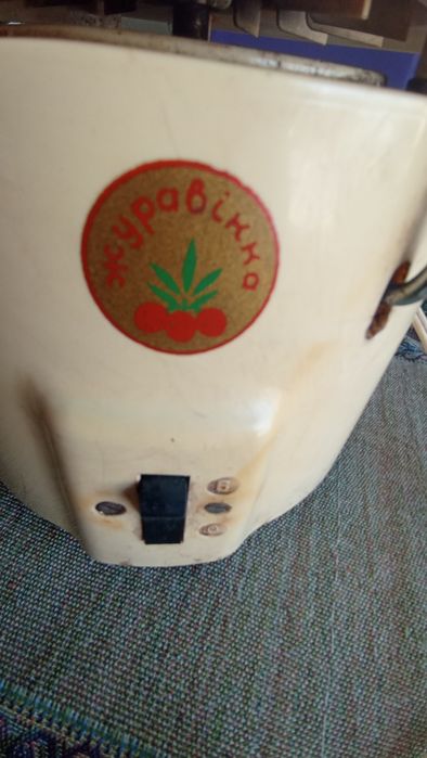 Продам б/в соковижималку часів СССР