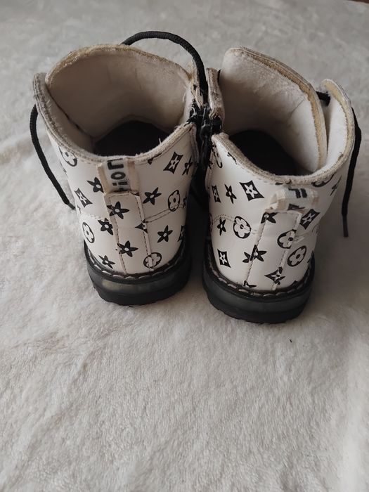 Продам черевички для дівчинки