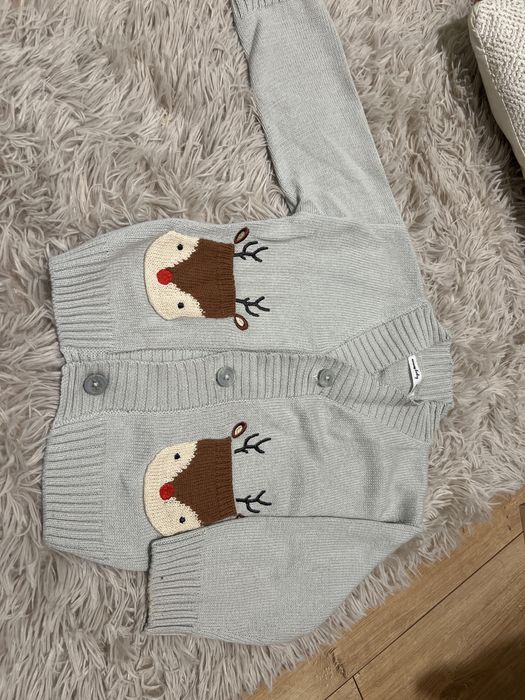 Uroczy sweterek w renifery dla chlopca rozmiar 86