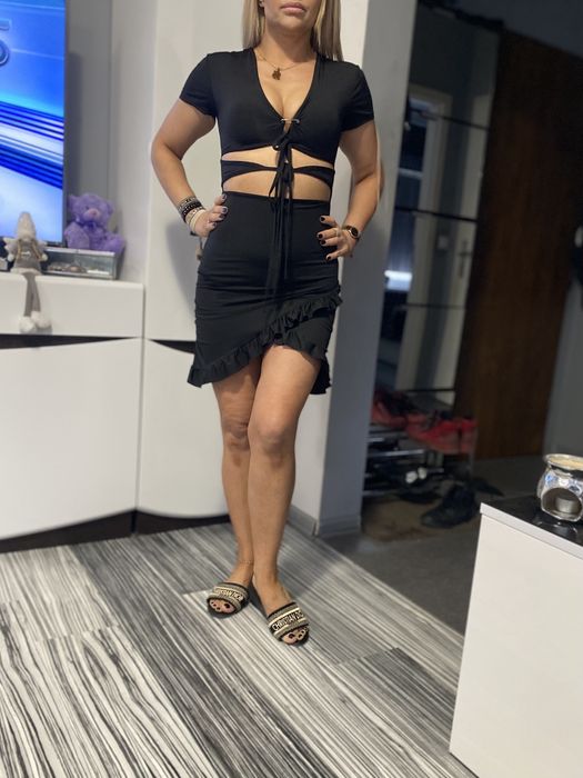 Czarna letnia sukienka falbanki wiązana