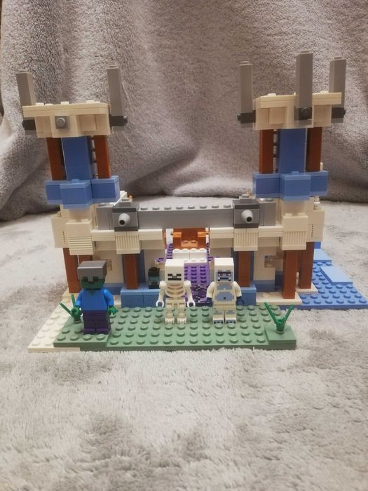 LEGO 21186 Minecraft - Lodowy zamek