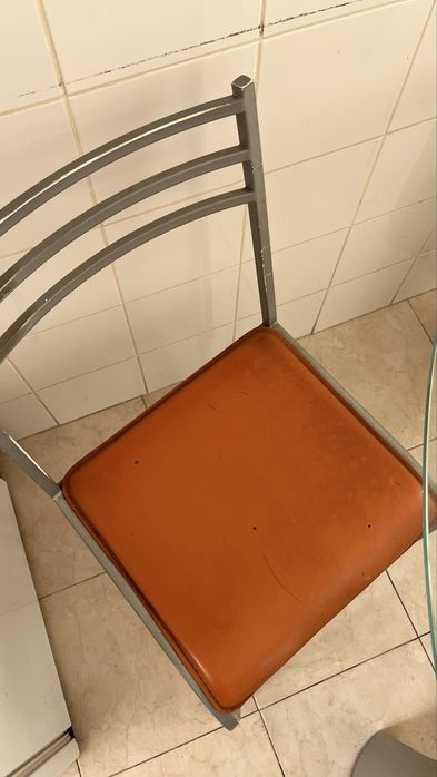 Mesa de vidro de cozinha com 3 cadeiras