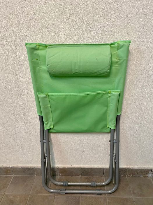 Três cadeiras de praia