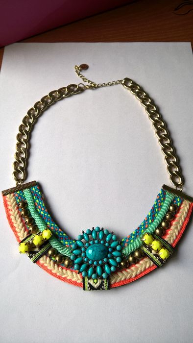 Colar redondo multicolor NOVO