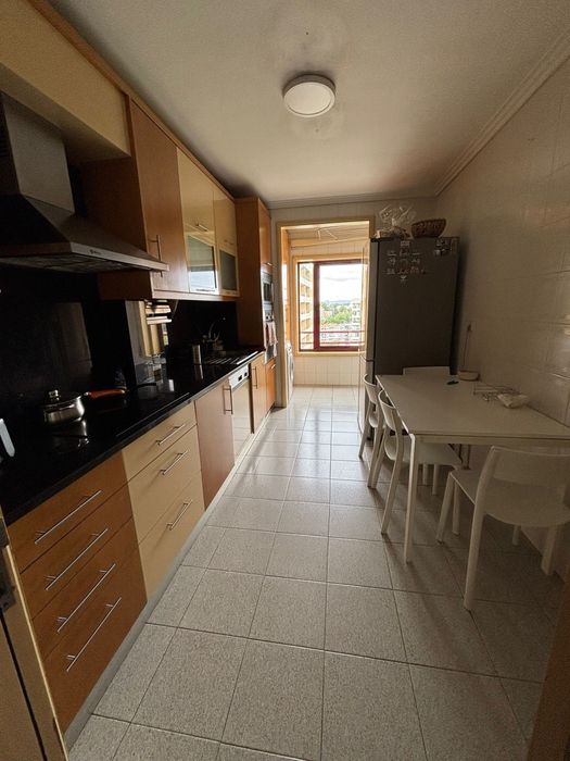 Arrendo quarto proximo ao corte ingles