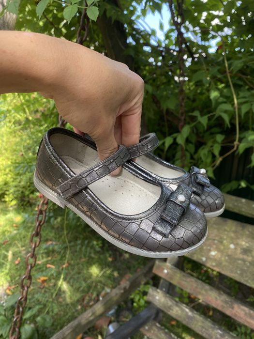 Туфлі для дівчинки в садочок