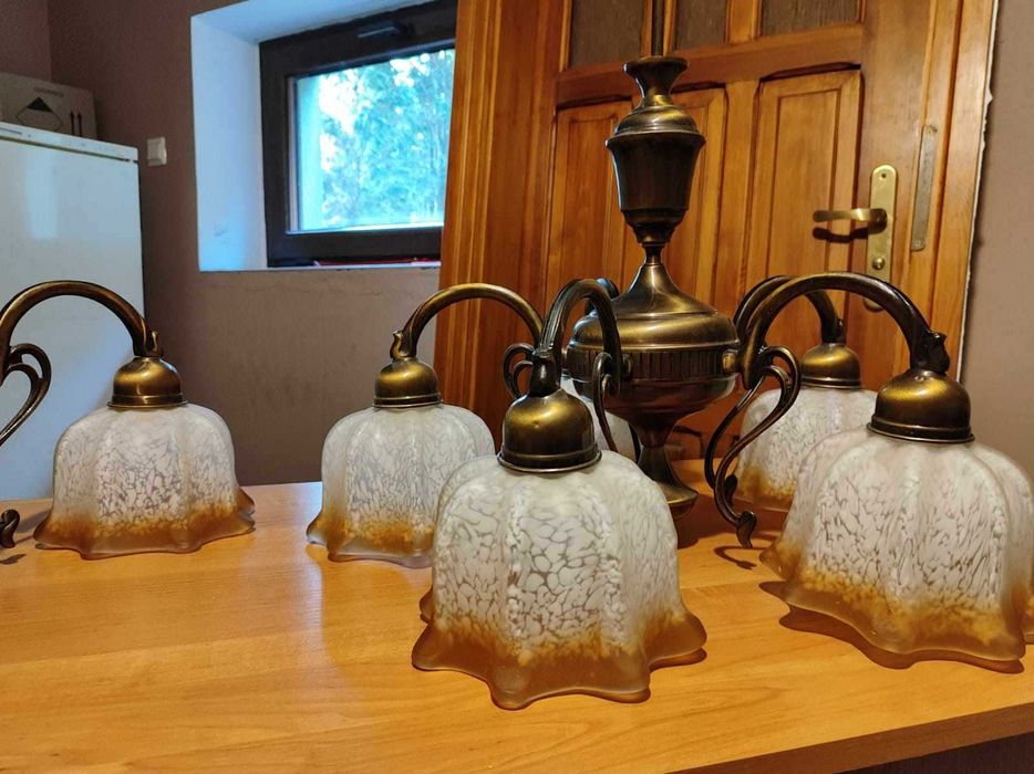 Żyrandol 5 żarówek oraz 3 żarówki