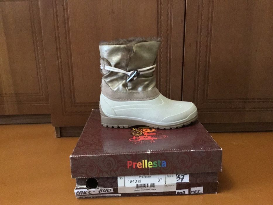 Чоботи зимові, не промокають