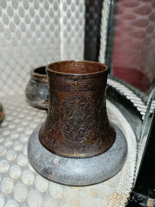 Base Castiçal Mameluco XIV 9 cm Peça de museu Ferro Cobre Prata e Ouro