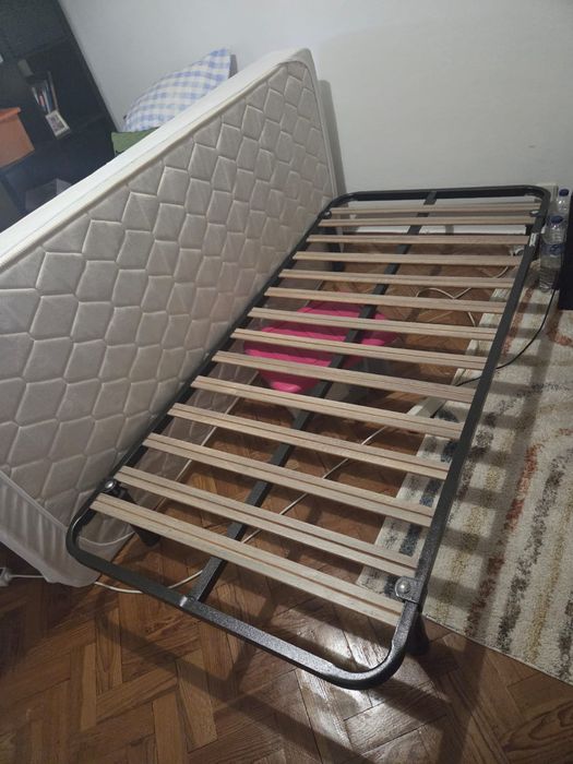 Vendo 2 colchões com 2 estrado