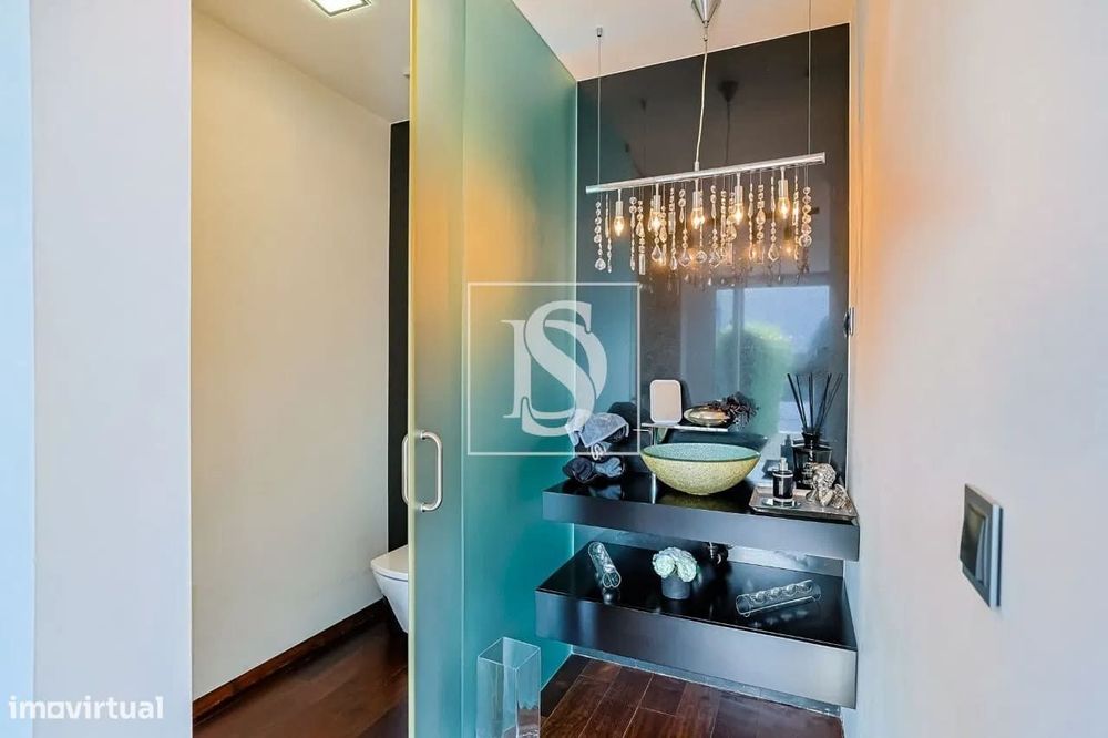 Moradia de Luxo, T4, com piscina e vista mar desde o terraço