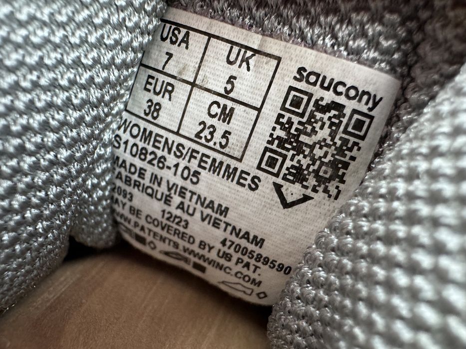 Кросівки Saucony Axon 3 / Розмір 38 Взуття