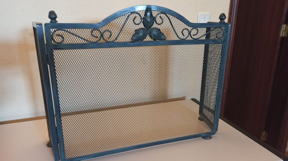 Grelha de proteção para lareira