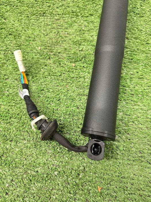 Амортизатор кришки багажника BMW X5 G05 БМВ Г05 ляди привода РАЗБОРКА